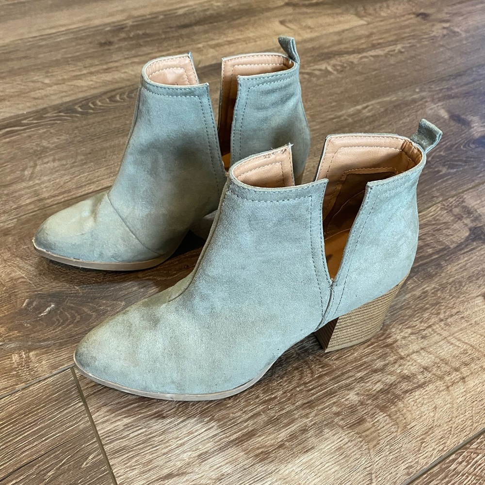 Qupid Booties Shoes - Size 5.5
